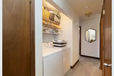 677 W 3rd Ave, Oshkosh, WI 54902 - Photo 26