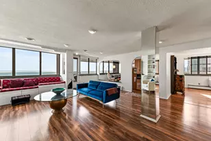 1919 N Summit Ave, Milwaukee, WI 53202 - Photo 32