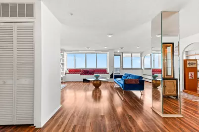 1919 N Summit Ave #11C, Milwaukee, WI 53202 - Photo 24