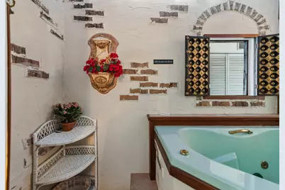 1919 N Summit Ave #11C, Milwaukee, WI 53202 - Photo 78