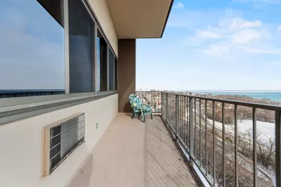 1919 N Summit Ave #11C, Milwaukee, WI 53202 - Photo 50