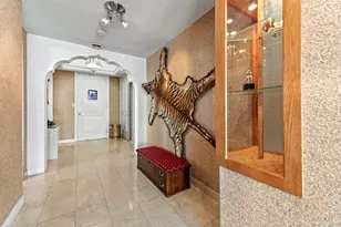 1919 N Summit Ave, Milwaukee, WI 53202 - Photo 8