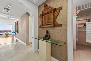 1919 N Summit Ave, Milwaukee, WI 53202 - Photo 6