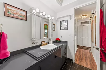 1919 N Summit Ave #11C, Milwaukee, WI 53202 - Photo 56