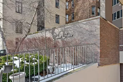 1919 N Summit Ave #11C, Milwaukee, WI 53202 - Photo 2