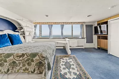 1919 N Summit Ave #11C, Milwaukee, WI 53202 - Photo 48