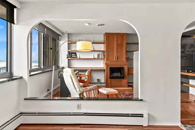 1919 N Summit Ave #11C, Milwaukee, WI 53202 - Photo 32