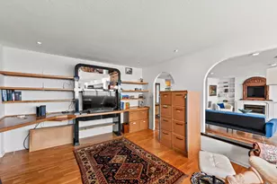 1919 N Summit Ave, Milwaukee, WI 53202 - Photo 36