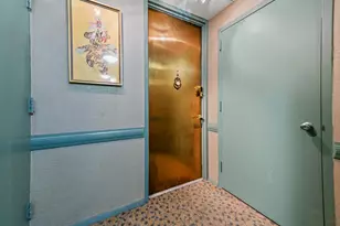 1919 N Summit Ave, Milwaukee, WI 53202 - Photo 4