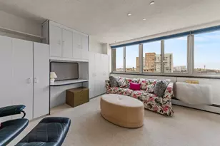 1919 N Summit Ave, Milwaukee, WI 53202 - Photo 68