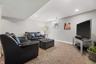 6200 N Berkeley Blvd, Whitefish Bay, WI 53217 - Photo 30