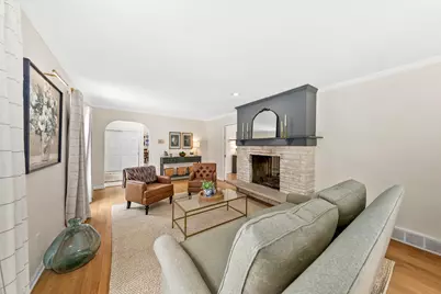 17740  Lisa Ln, Brookfield, WI 53045 - Photo 8