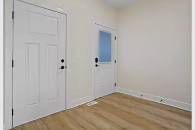 118  Eiche Dr #3, Slinger, WI 53086 - Photo 4