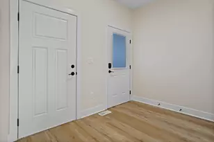 118 Eiche Dr, Slinger, WI 53086 - Photo 4