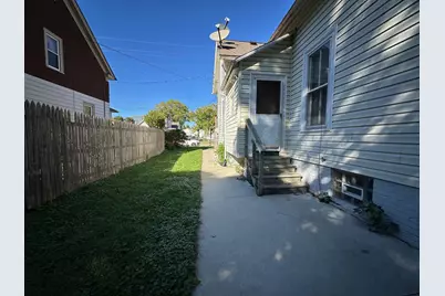 823  Yout St, Racine, WI 53402 - Photo 40