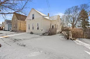 823 Yout St, Racine, WI 53402 - Photo 2