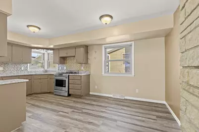 7140 N 48th St, Milwaukee, WI 53223 - Photo 8