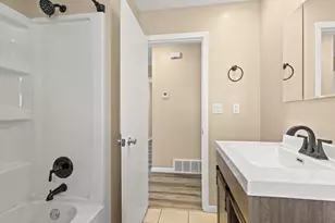 7140 N 48th St, Milwaukee, WI 53223 - Photo 22