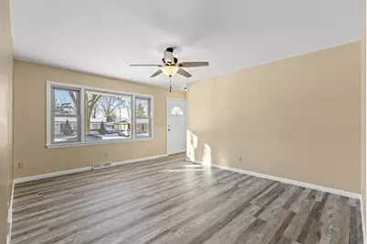 7140 N 48th St, Milwaukee, WI 53223 - Photo 4