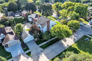 8328 W Wisconsin Ave, Wauwatosa, WI 53213 - Photo 28