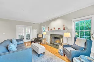 8328 W Wisconsin Ave, Wauwatosa, WI 53213 - Photo 6