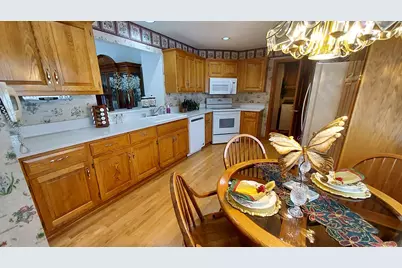 18535  Stonehedge Dr #A, Brookfield, WI 53045 - Photo 6