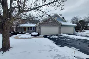 18535 Stonehedge Dr, Brookfield, WI 53045 - Photo 38