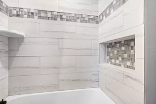 6825 Terrace Ct, Wauwatosa, WI 53213 - Photo 22