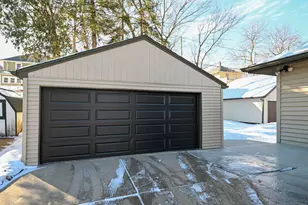 6825 Terrace Ct, Wauwatosa, WI 53213 - Photo 26