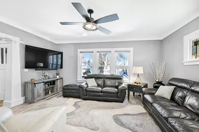 6825  Terrace Ct, Wauwatosa, WI 53213 - Photo 8