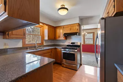 9936 N Concord Dr, Mequon, WI 53097 - Photo 8