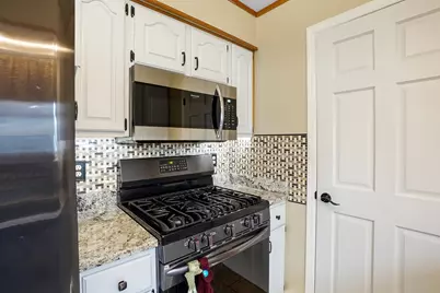 1807  Swartz Dr, Waukesha, WI 53188 - Photo 10