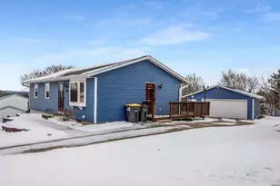 1807 Swartz Dr, Waukesha, WI 53188 - Photo 2