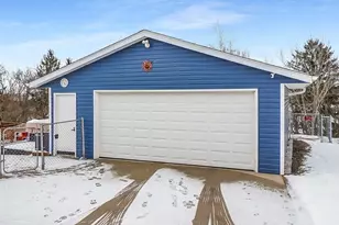 1807 Swartz Dr, Waukesha, WI 53188 - Photo 32