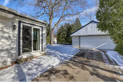 2880 S 98th St, West Allis, WI 53227 - Photo 22