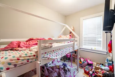 2438 N Pierce St, Milwaukee, WI 53212 - Photo 12