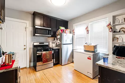 2438 N Pierce St, Milwaukee, WI 53212 - Photo 18