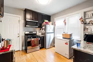 2438 N Pierce St, Milwaukee, WI 53212 - Photo 8