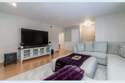 12211 W Florist Ave, Milwaukee, WI 53225 - Photo 4