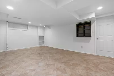 4517 N Ardmore Ave, Shorewood, WI 53211 - Photo 32