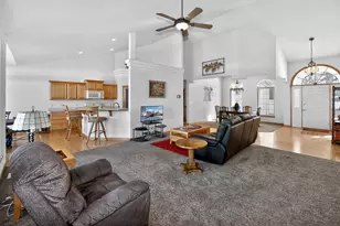 8244 Anna Ave, Racine, WI 53185 - Photo 8