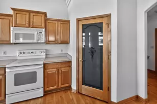 8244 Anna Ave, Racine, WI 53185 - Photo 12