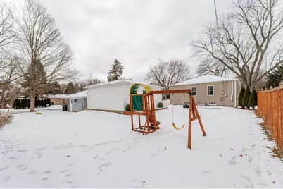 2210 N 107th St, Wauwatosa, WI 53226 - Photo 26