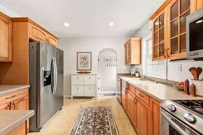 2210 N 107th St, Wauwatosa, WI 53226 - Photo 12