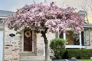 1143 Rainbow Ct, Mukwonago, WI 53149 - Photo 2