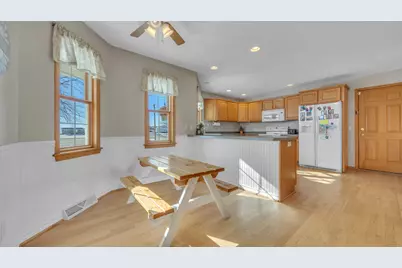 5735  Wind Dancer Ct, Sheboygan, WI 53081 - Photo 6