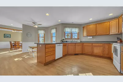 5735  Wind Dancer Ct, Sheboygan, WI 53081 - Photo 4