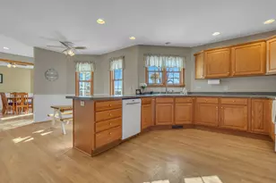 5735 Wind Dancer Ct, Sheboygan, WI 53081 - Photo 4