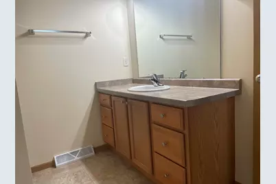 2635  Parkfield Dr, West Bend, WI 53090 - Photo 10