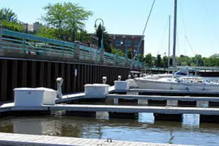 19 Gaslight Pointe Marina -, Racine, WI 53403 - Photo 4